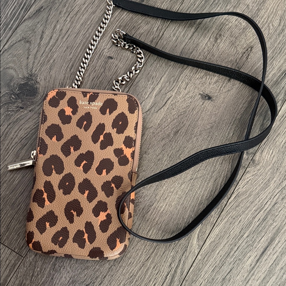 Kate Spade Leopard Print Crossbody Wallet NWOT - Picture 2 of 6